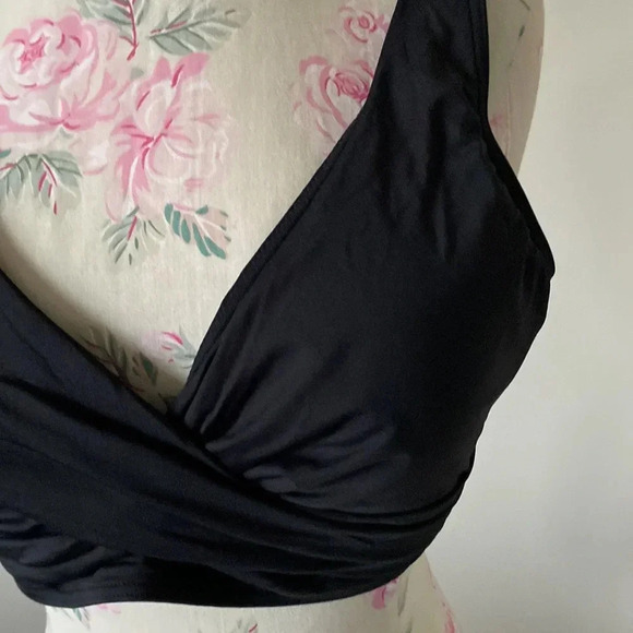 Sea Level Australia black twist front bikini top size US 14 - Picture 3 of 11